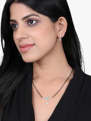 Gold-plated stone-studded pearl beaded traditional mangalsutra 5
