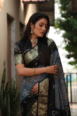 Women Black Bandhani Design And Bandhej Silk For Zari Weaving Rich Pallu Saree With Blouse For Women 2