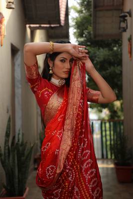 Women Maroon Bandhani Design And Bandhej Silk For Zari Weaving Rich Pallu Saree With Blouse For Women 4