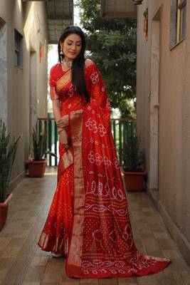Women Maroon Bandhani Design And Bandhej Silk For Zari Weaving Rich Pallu Saree With Blouse For Women 5
