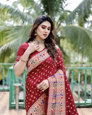 Women Red Bandehj Silk  And  Bandhani Type For Zari Weaving Rich Pallu Saree With Blouse For Women 4