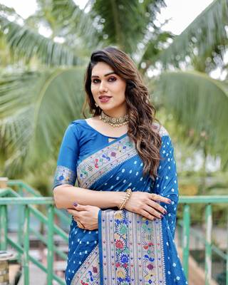 Women Blue Bandehj Silk  And  Bandhani Type For Zari Weaving Rich Pallu Saree With Blouse For Women 3