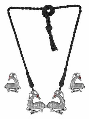 Oxidised silver-plated stone studded pendant with drawstring 3