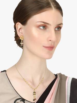 Gold-plated with white pearls golden bedded minimal necklace 2