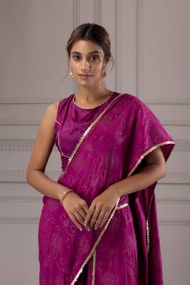 Ethnic Motifs Printed Satin Saree 4