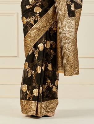 Ethnic Motifs Woven Design Zari Organza Banarasi Saree 2