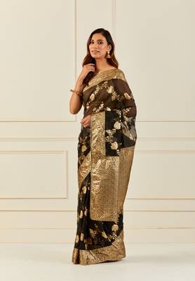 Ethnic Motifs Woven Design Zari Organza Banarasi Saree 3