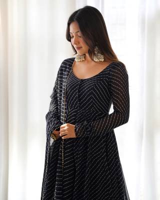 Fox Georgette Laheriya Print Fabric Fully Flair Anarkali Kurti, Dupatta And Pent 2