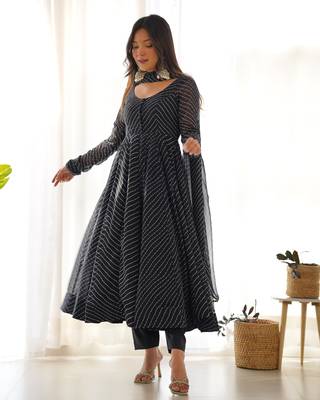 Fox Georgette Laheriya Print Fabric Fully Flair Anarkali Kurti, Dupatta And Pent 3