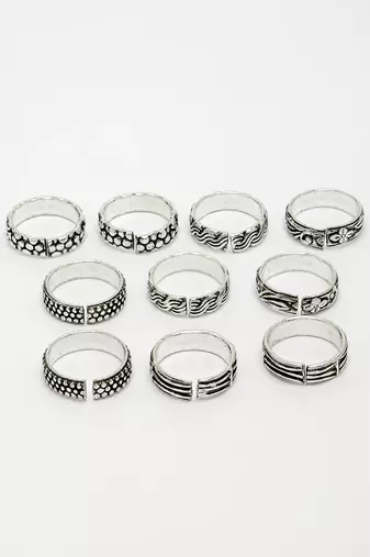 women pair of 5 silver-plated  german silver  toe rings