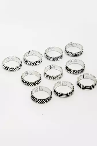 women pair of 5 silver-plated  german silver  toe rings