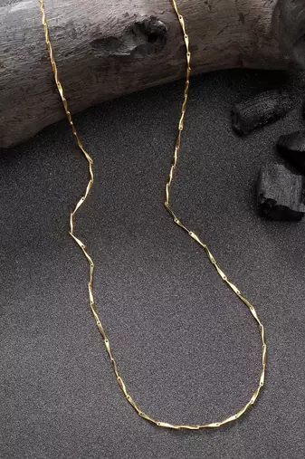 women gold-plated minimal chain