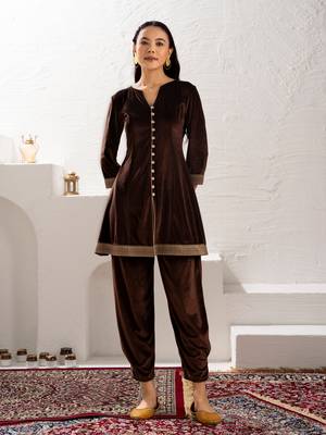 Aask women solid velvet lace work brown color kurta & pant set 1