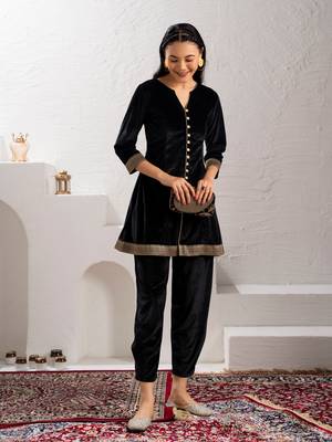 Aask women solid velvet lace work black color kurta & pant set 4
