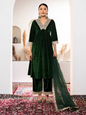 Aask women solid velvet lace work green color kurta pant & dupatta set 1