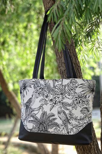 animal black & white toile cotton jacquard shoulder bag