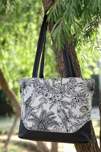animal black & white toile cotton jacquard shoulder bag