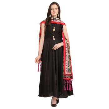 Digital print assam silk dupatta for women and girls to wear on gown chaniya choli kurti etc 3