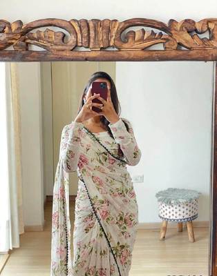 Ivory Elegance Floral Printed Saree  5