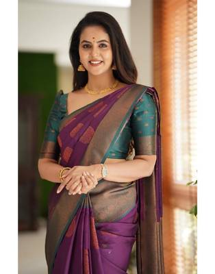 Purple Zari Woven Saree with Green Border 5