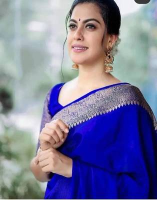 Blue woven art silk saree with blouse 5