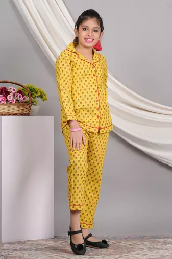  kids cotton slub floral printed night suit(yellow)