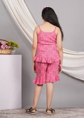  kids rayon floral printed night suit(pink) 3