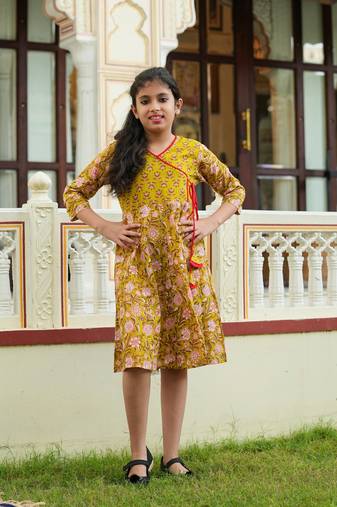 Yash gallery kids floral printed angrakha dress (green)