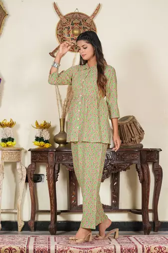  women's floral printed night suit(green)