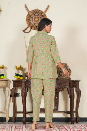  women's floral printed night suit(green)