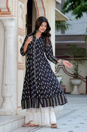  women's rayon ikat printed anarkali kurta (black)