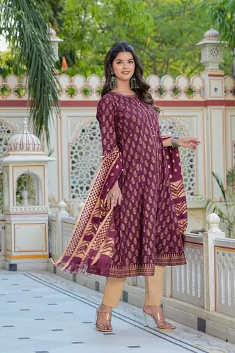  women's cotton gold print anarkali kurti & dupatta (wine)