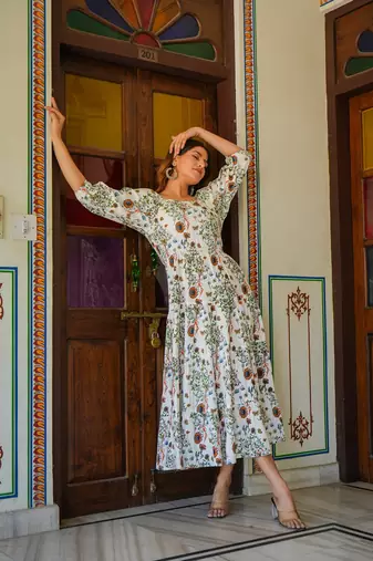  women's floral printed tiered style dress (white)