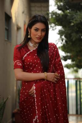 Women Red Bandhej Silk And Bandhni Zari Weaving With Rich Pallu Saree With Blouse For Women 2