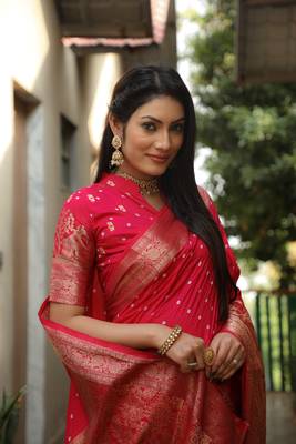 Women Pink Bandhej Kanjivaram Soft Silk Zari Weaving With Rich Pallu Saree With Blouse For Women 2
