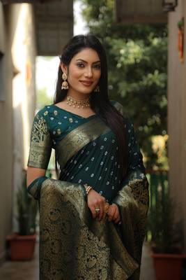 Women Green Bandhej Kanjivaram Soft Silk Zari Weaving With Rich Pallu Saree With Blouse For Women 4