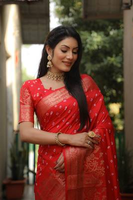 Women Scarlet Bandhej Kanjivaram Soft Silk Zari Weaving With Rich Pallu Saree With Blouse For Women 4