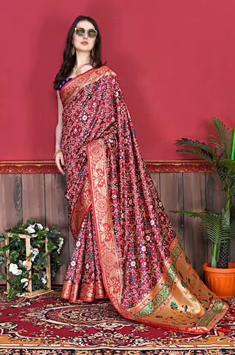Soft Lichi Silk Blend Saree With Beautiful Zari   Weaving Pallu With Patola Print All Over Saree & Zari Weawing Border