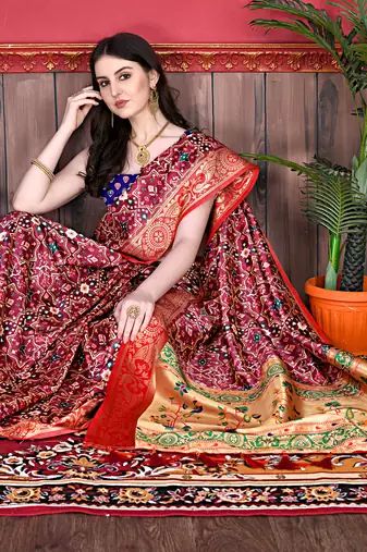 Soft Lichi Silk Blend Saree With Beautiful Zari   Weaving Pallu With Patola Print All Over Saree & Zari Weawing Border