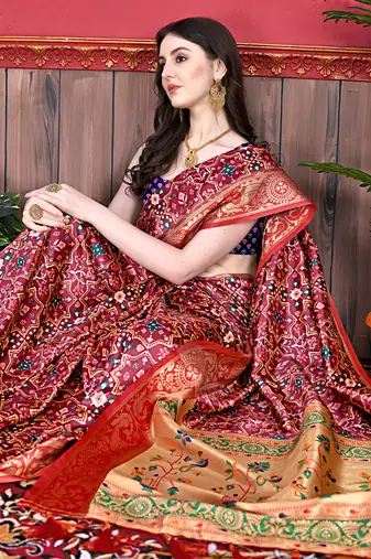 Soft Lichi Silk Blend Saree With Beautiful Zari   Weaving Pallu With Patola Print All Over Saree & Zari Weawing Border