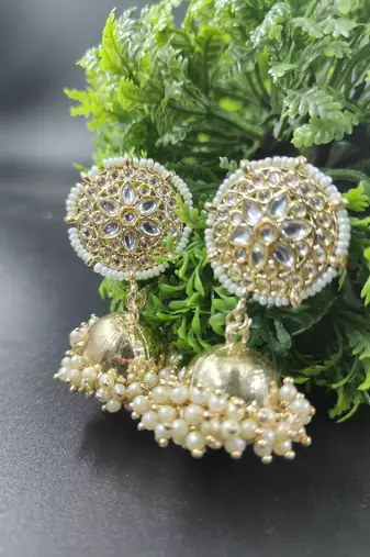   Gold-Plated Dome Shaped Kundan Traditional Jhumka White Color
