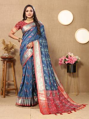 Rama Patola Silk Woven Design With Zari Meenakari Weaving Motifs Pallu Saree 2