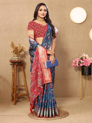 Rama Patola Silk Woven Design With Zari Meenakari Weaving Motifs Pallu Saree 3