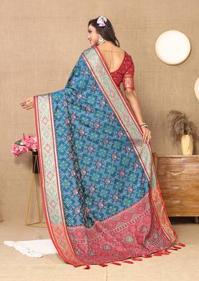 Rama Patola Silk Woven Design With Zari Meenakari Weaving Motifs Pallu Saree 3