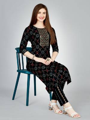 Women embroidered rayon black kurta pant set 5