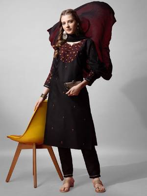 Black cotton embroidered kurta with pant & dupatta 5
