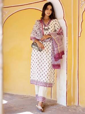 Off-white cotton embroidered kurta with pant & dupatta 1
