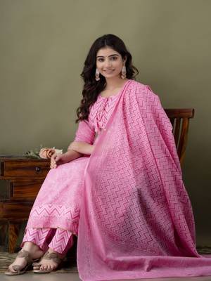 Pink cotton embroidered kurta with pant & dupatta 2