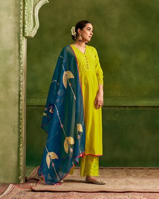 Dresoul yellow anarkali and digital print embroidery set 4