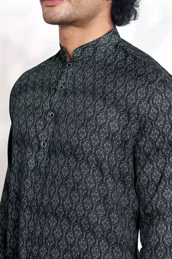 Vardha men's digital printed cotton kurta, coal black ogee pattern regular fit kurtas for men, mandarin collar